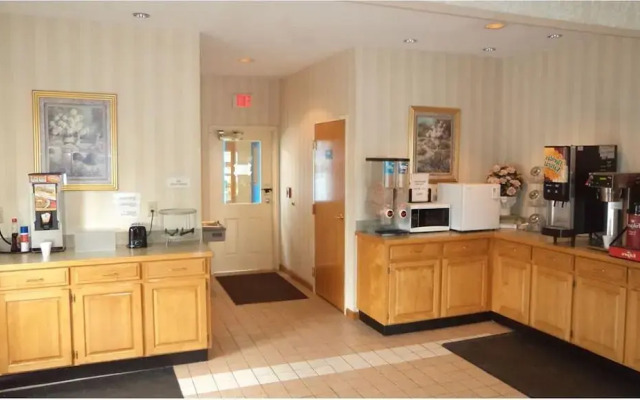 AmeriVu Inn & Suites Siler City