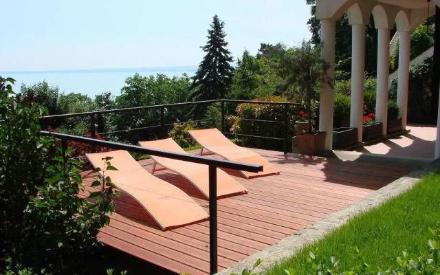 Villa Éva