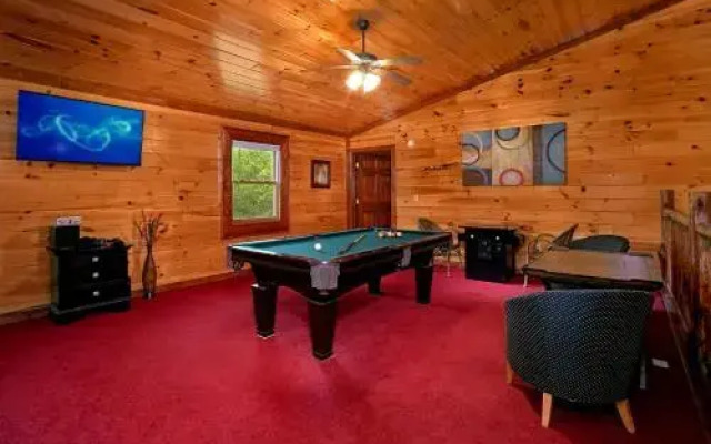 Live Laugh Love Pool Lodge