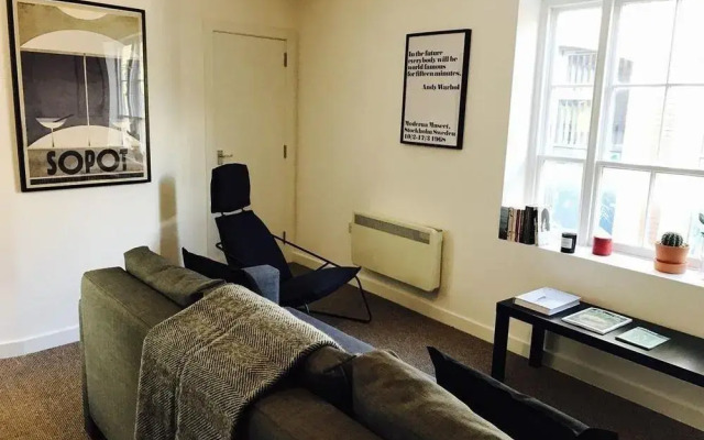 Wilston House - Old Town Penthouse