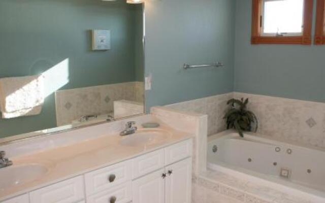 Double Duck - 4 Br Home