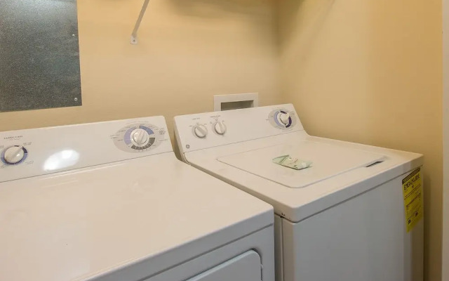 Legacy Towers-Legacy II 305