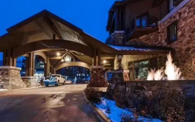 Luxury Hotel Residences - 1 Br Condo