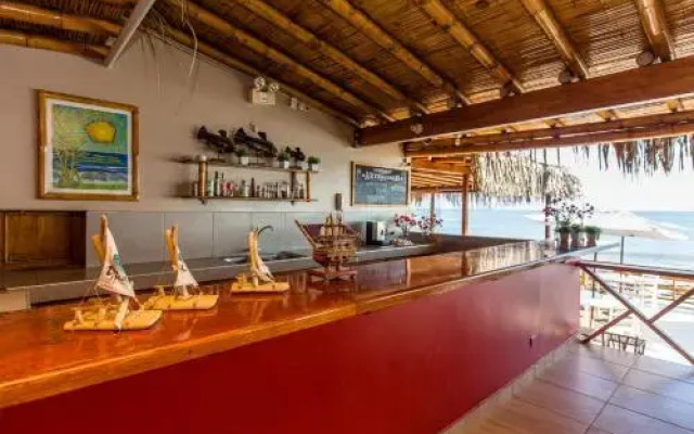 Casa de Playa Bungalows & Restaurant