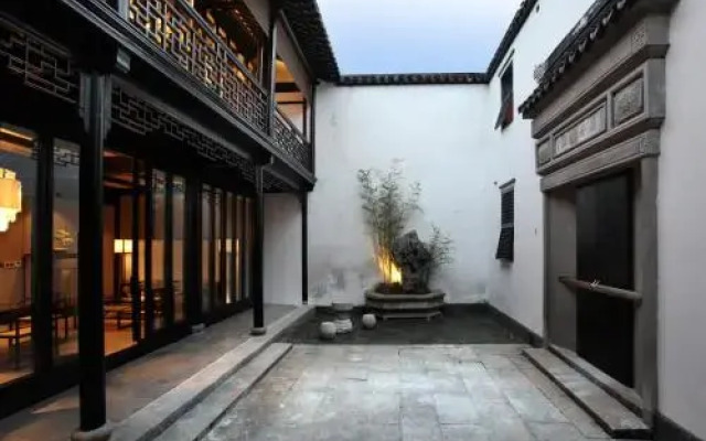 Yin Lv Tong Li Courtyart Hotel 