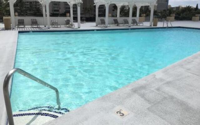 Cute Lovely Studio at the Monarch Hotel