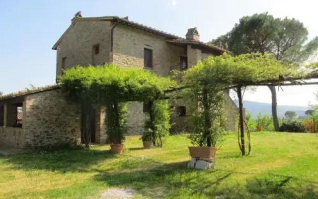 Casa Pindaro, immersa nel verde