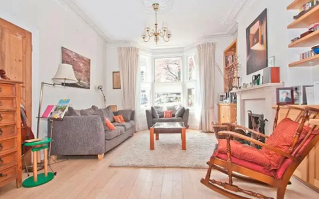 Veeve  Roderick Road 5 Bed Family Home Hampstead