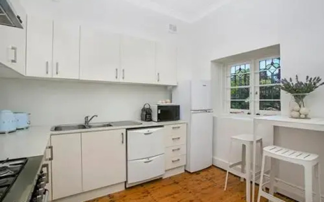 The Apartment Service LB002