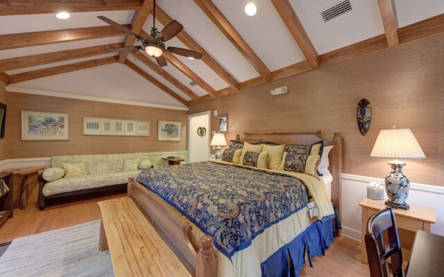 Tree Tops - Hotel Room