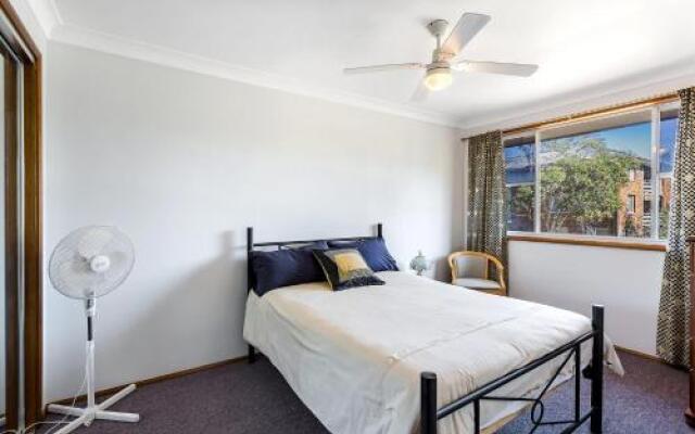 Gretel Close 1/6 - Nelson Bay