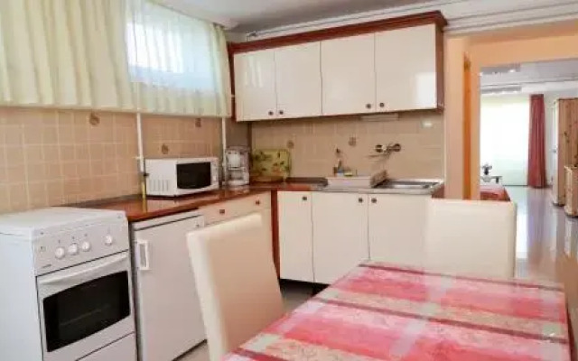 Magyar Apartmanház IV.