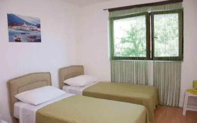 Apartments Put Garbine