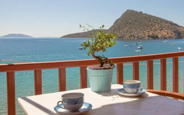Mari Hotel & Maisonettes