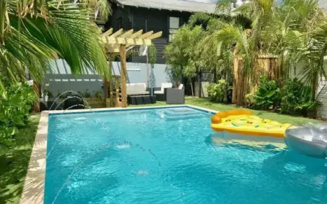 Tropical Garden Bungalow A