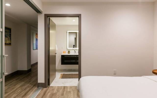 Amazing Spacious 2-Bd / 2-Bath Apartment In Dtla