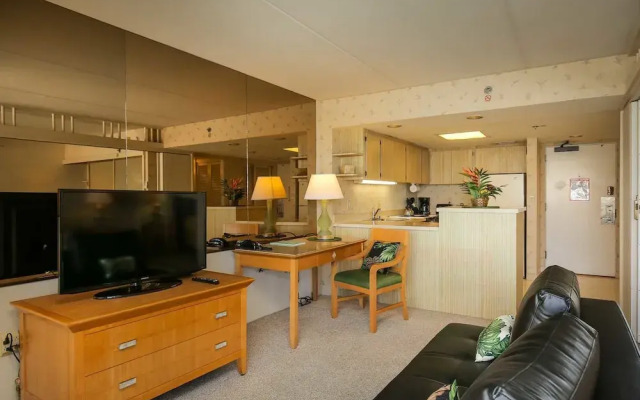 Ilikai 1437 - Studio Condo