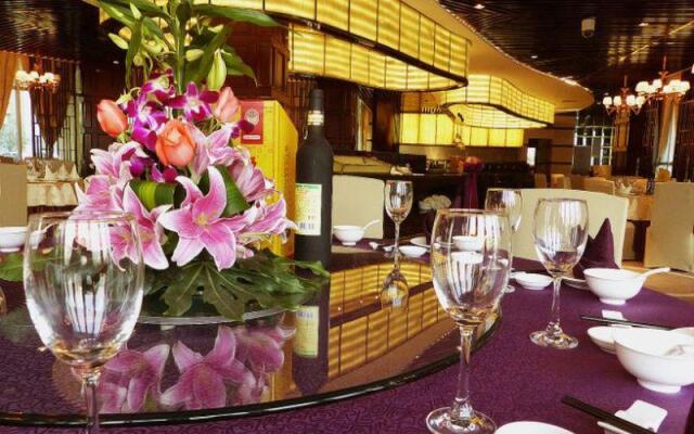 Hangzhou Yuecheng Audio & Video International Hotel (Boao Xinhan Road Subway Station)