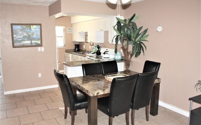 Jamaica Royale - 090 - 2 Br Condo