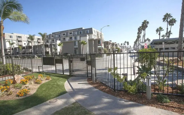 Palm Villa by RedAwning