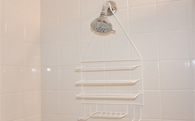 Jamaica Royale - 081 - 2 Br Condo