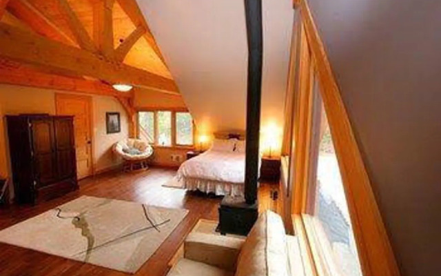 Revelstoke Timber Loft B&B