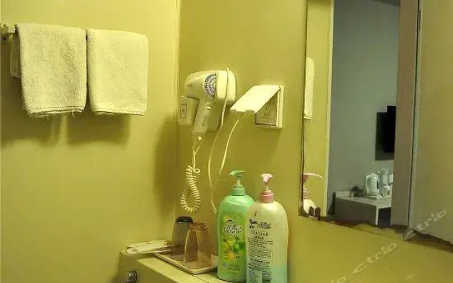 Super 8 Hotel