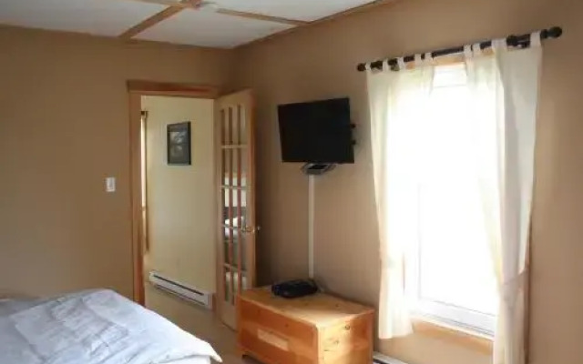 A. Mac Donald Country Inn