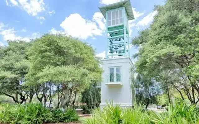 Downtown Carillon 4-303