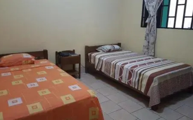Hostal Akemi
