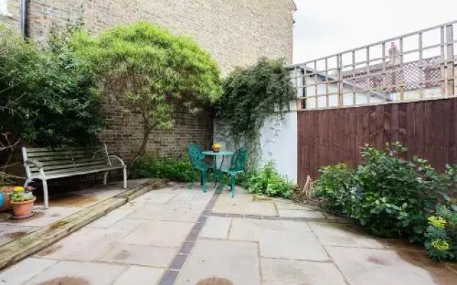 Veeve  3 Bed House On Stapleton Road Wandsworth