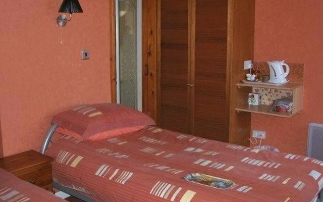 Pengilley Guest House