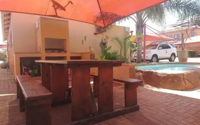 Razel Lodge
