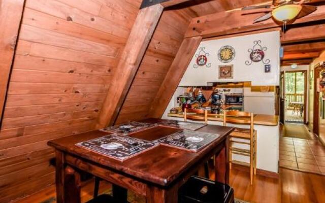 Honeybear Haven - 2 Br home by RedAwning