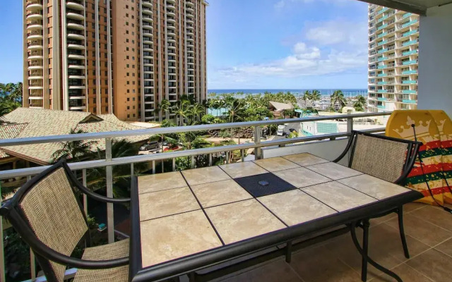 Ala Moana Condo 1777-9 by RedAwning