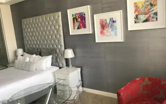 Sandton Skye Suite 604