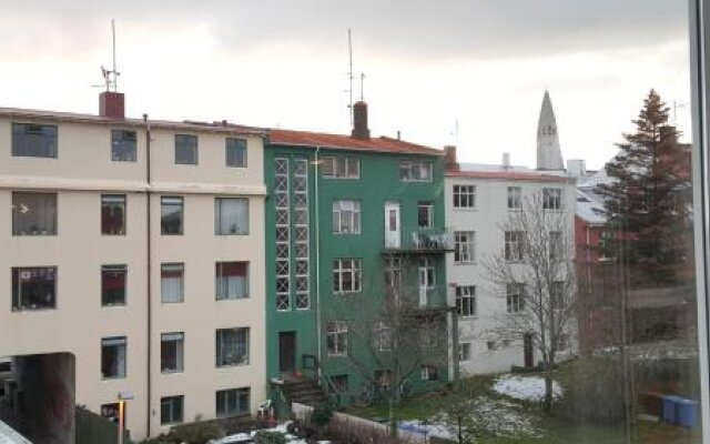 Baldur Apartments