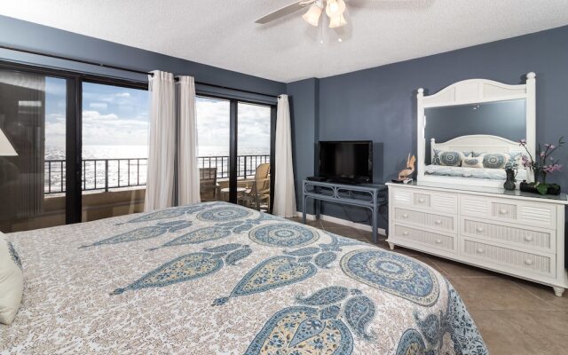 Surf Dweller 502 by RedAwning