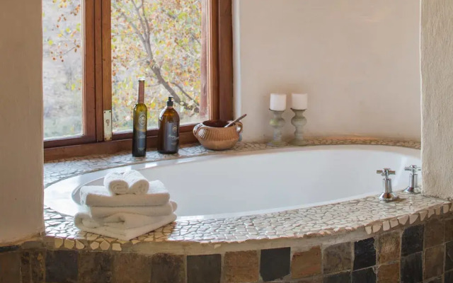 Royal Madikwe Luxury Safari Lodge