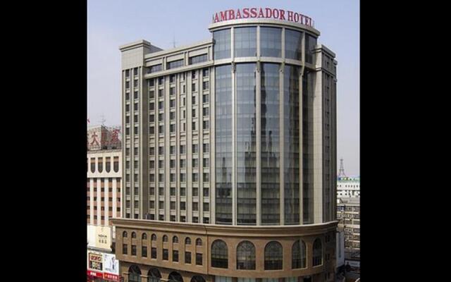 Yun-Ray Ambassador Hotel