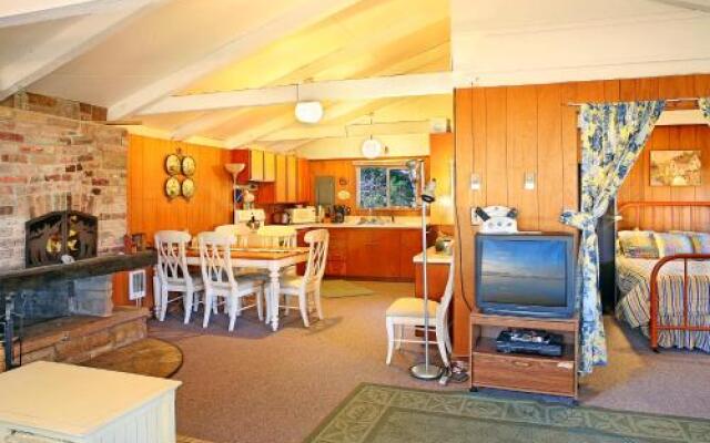 B & R Beach Bungalow