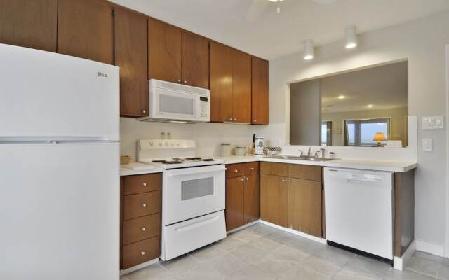 Bermuda Beachfront by RedAwning