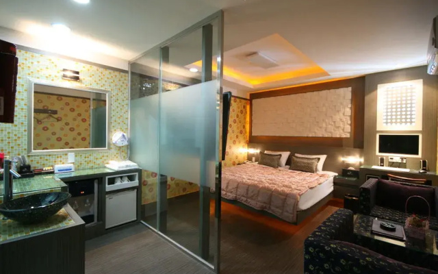 Hotel Button