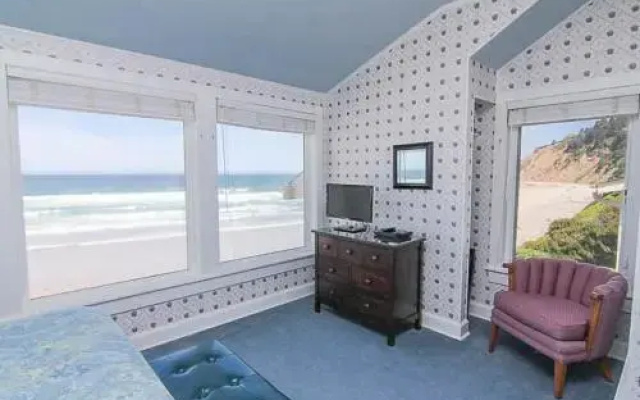 DaySea - 4 Br home by RedAwning