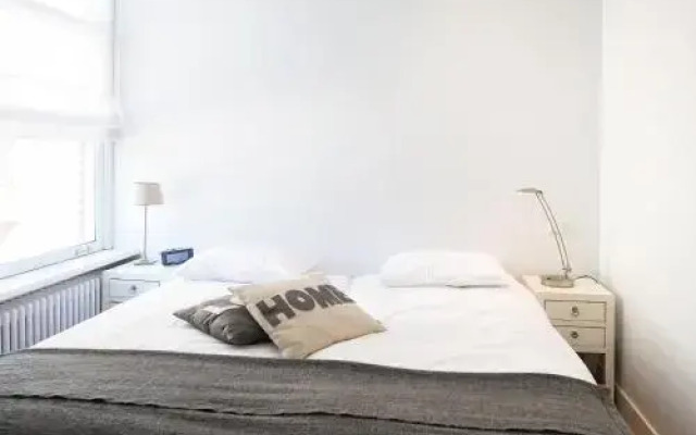 BizStay Embassy Apartments