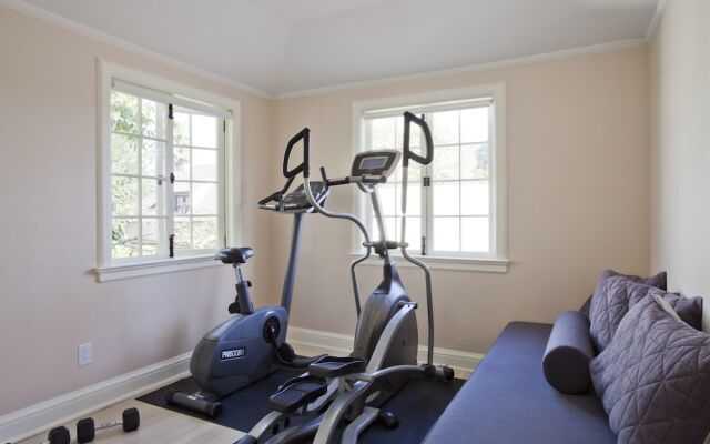 onefinestay Serrano Avenue private home