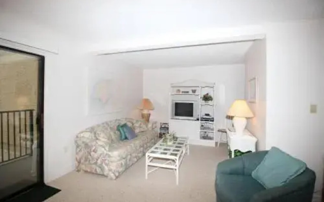C 8 Xanadu 2 Br Condo by RedAwning
