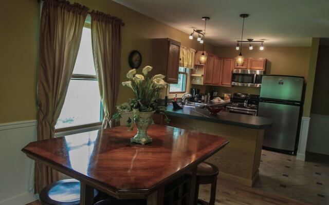 Couples Paradise - Hocking Hills