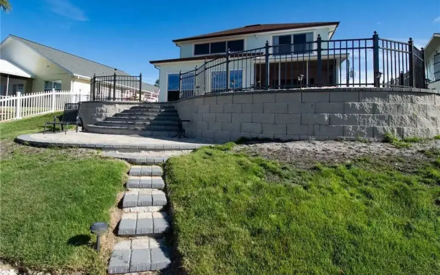 Balmy Breezes - Three Bedroom Home