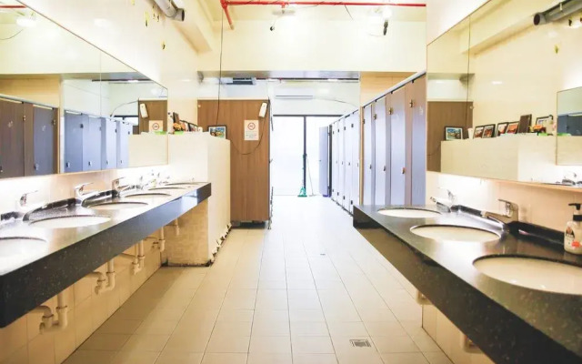 Hive House Capsule Inn 台北丰潮屋膠囊旅館